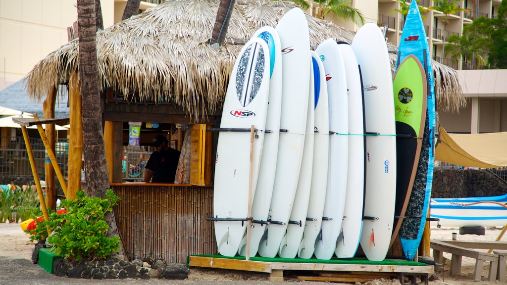 Kailua-Kona som viser tropisk landskap og surfing