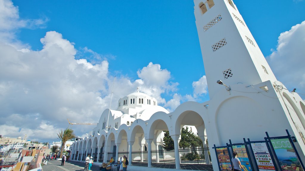 Thira Town featuring heritage architecture