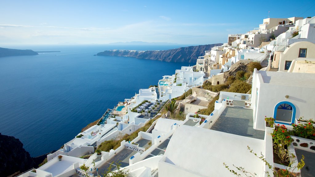 Thira Town showing rocky coastline, general coastal views and island views