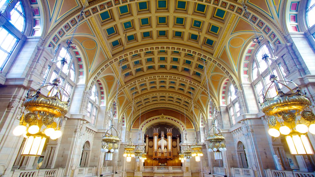 Kelvingrove Art Gallery and Museum showing art and interior views