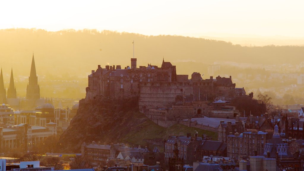 Arthur\'s Seat featuring heritage architecture, a city and a sunset