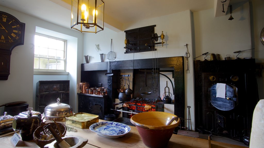 Georgian House featuring interior views and a house