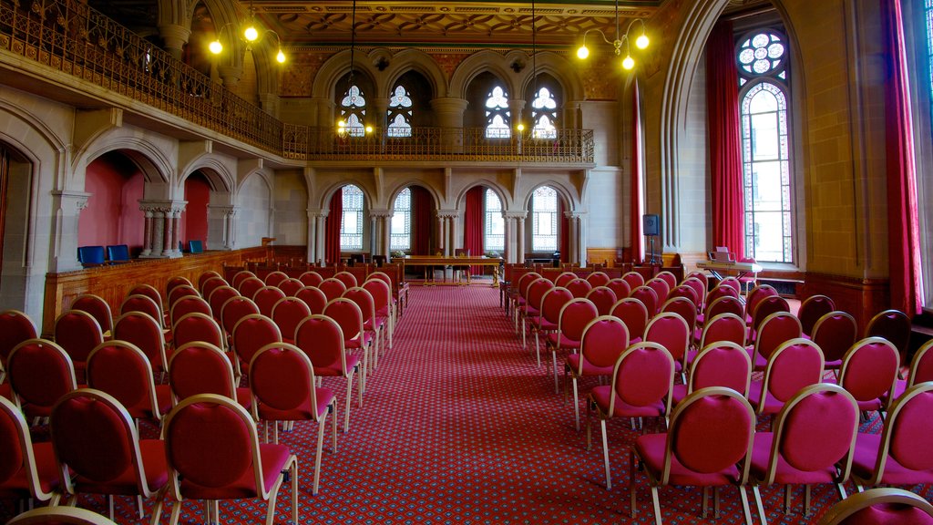 Manchester City Hall das einen Verwaltungsgebäude, historische Architektur und Innenansichten