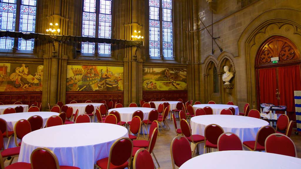 Manchester City Hall mostrando vistas interiores, patrimonio de arquitectura y un edificio administrativo