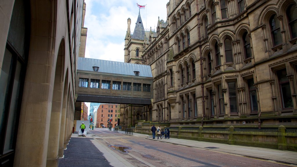 Manchester City Hall which includes street scenes, heritage architecture and views