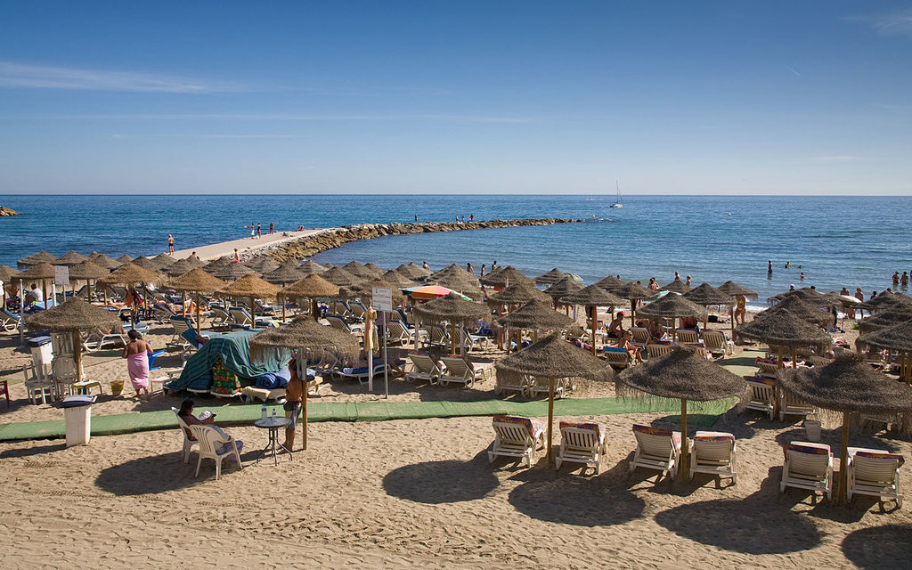 La spiaggia di Marbella - By Diliff - Own work, CC BY-SA 3.0, https://commons.wikimedia.org/w/index.php?curid=8999108