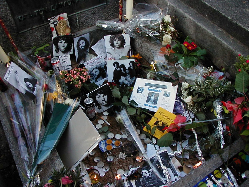 Tomba di Jim Morrison - By SK49 Jürgen Schuschke - Own work, CC BY-SA 3.0, https://commons.wikimedia.org/w/index.php?curid=7930676