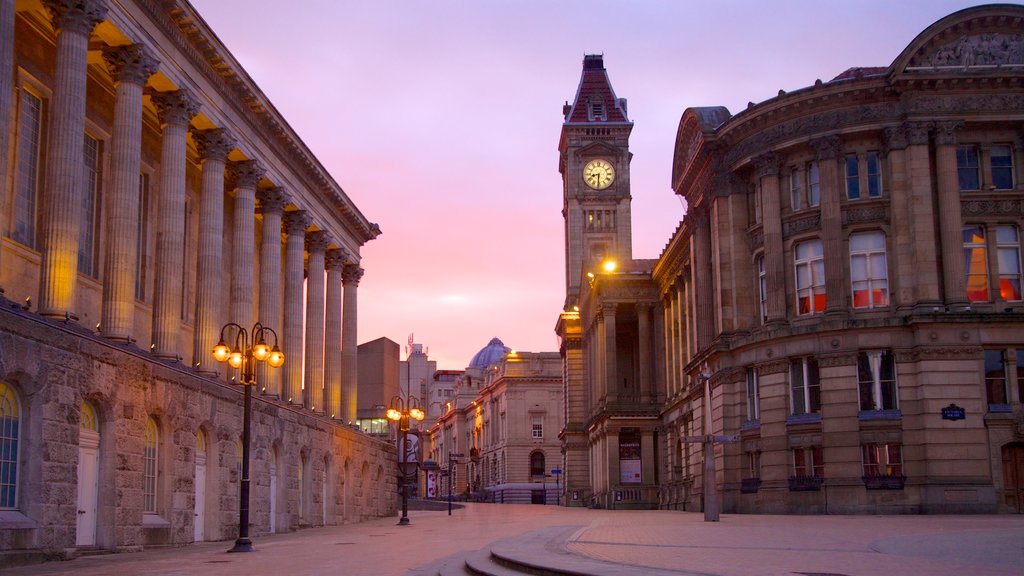 Victoria Square which includes a square or plaza, a city and heritage architecture