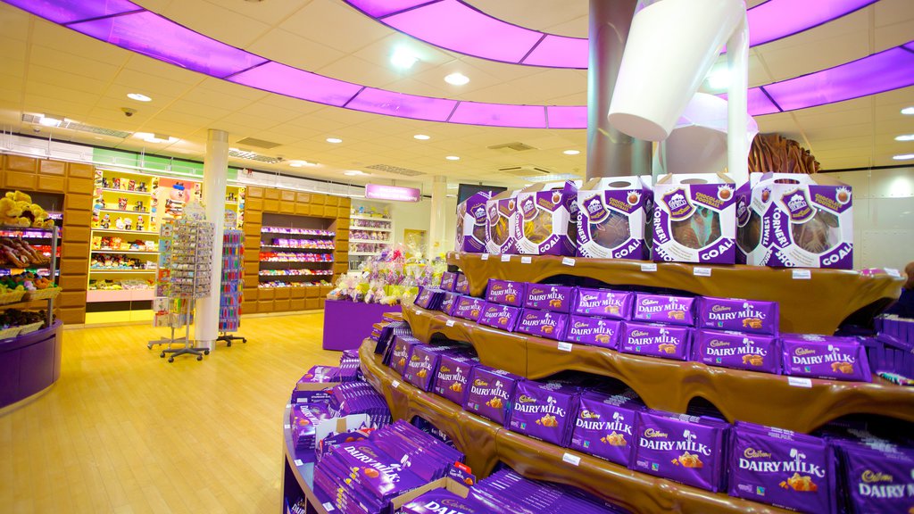 Cadbury World ofreciendo vista interna y shopping