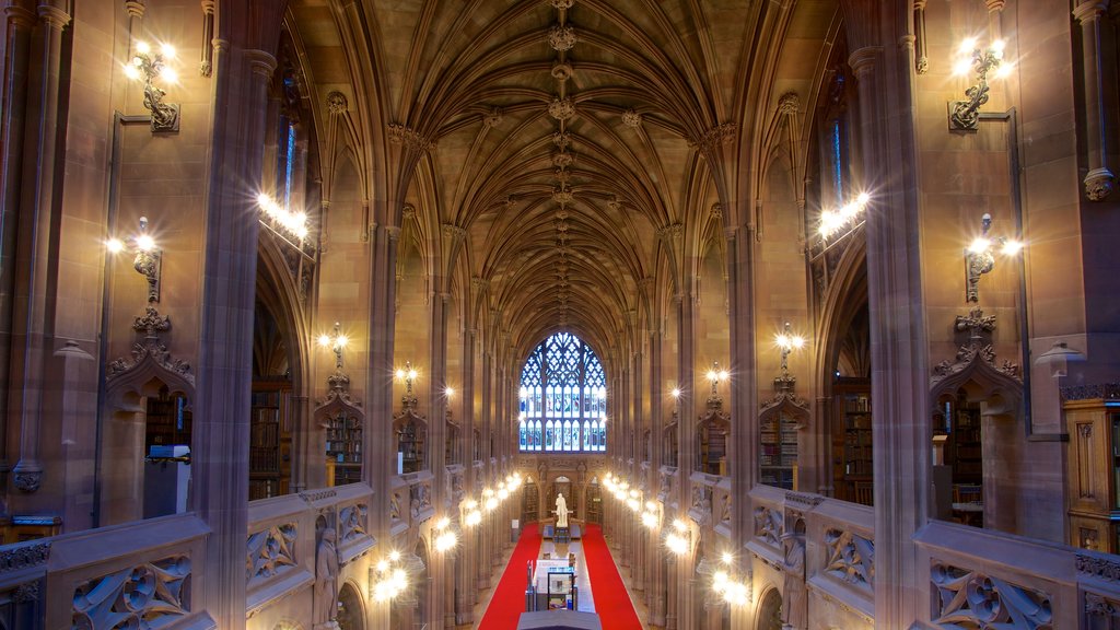 John Rylands Bibliothek welches beinhaltet Innenansichten und historische Architektur