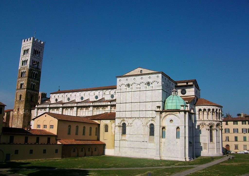 Cattedrale di San Martino - By Joanbanjo (Own work)  , via Wikimedia Commons