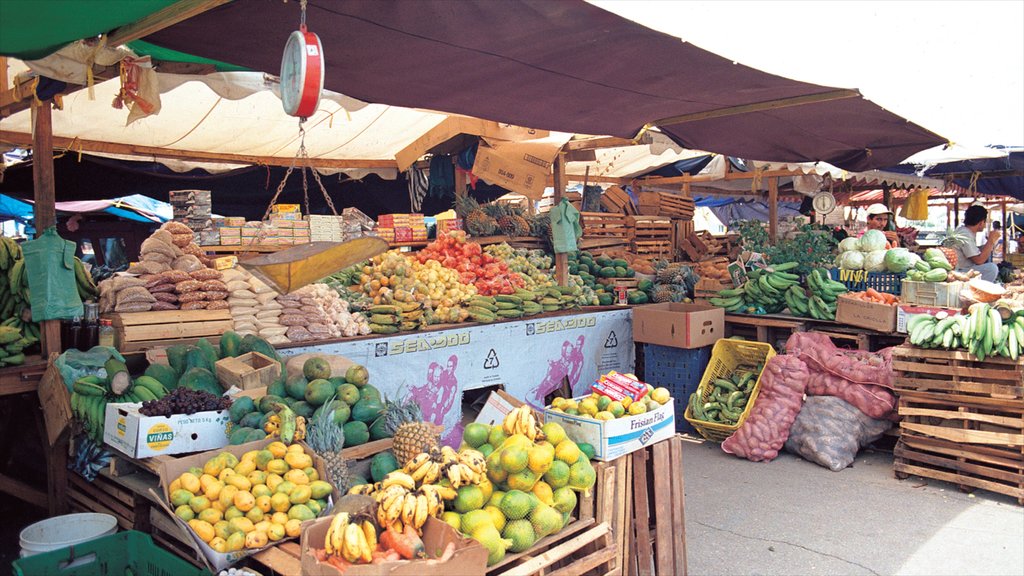 Willemstad ofreciendo mercados, escenas urbanas y comida