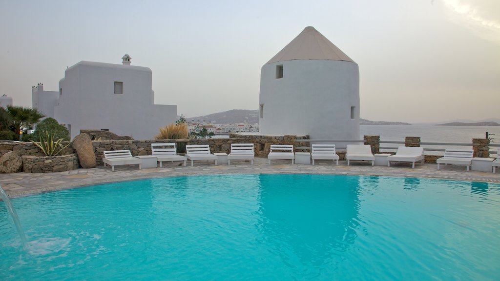 Mykonos Town showing a coastal town