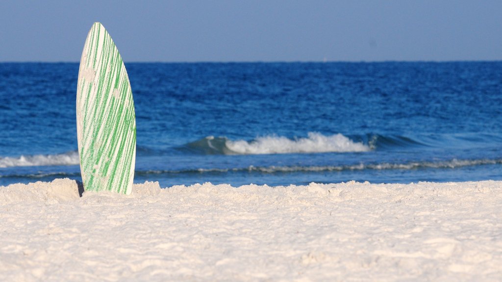 Siesta Key which includes waves