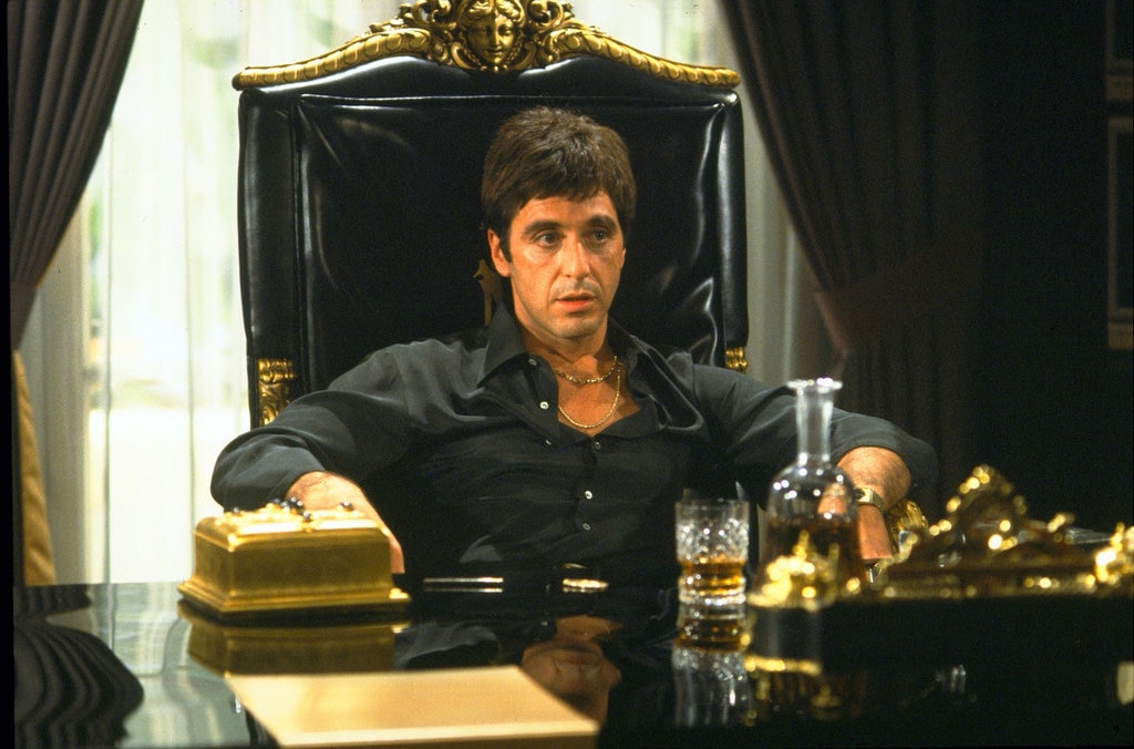 Uno scatto di Al Pacino sul set di Scarface (1983) (© Universal Pictures)
