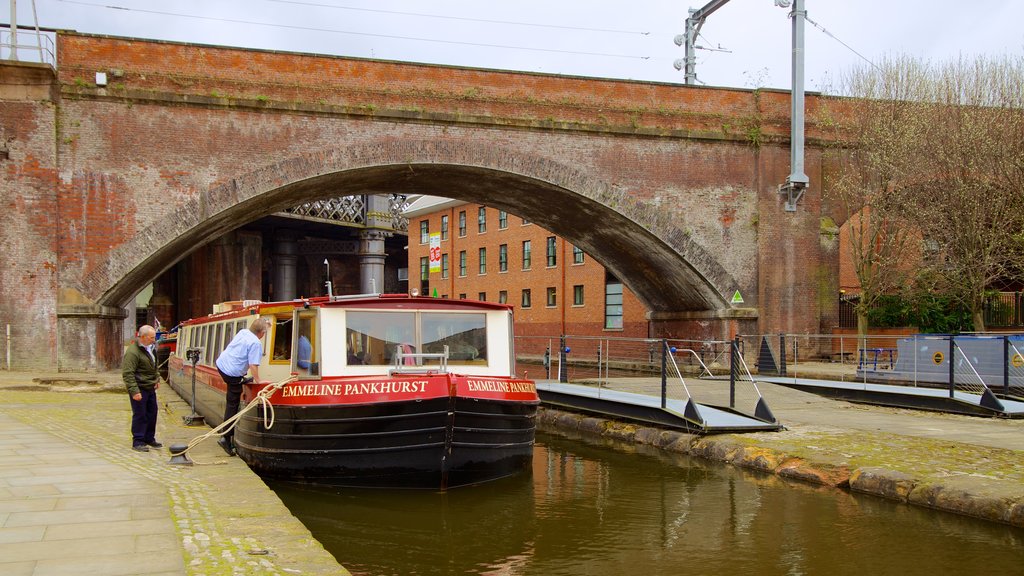 Römische Festung Castlefield mit einem Kleinstadt oder Dorf, historische Architektur und Bootfahren