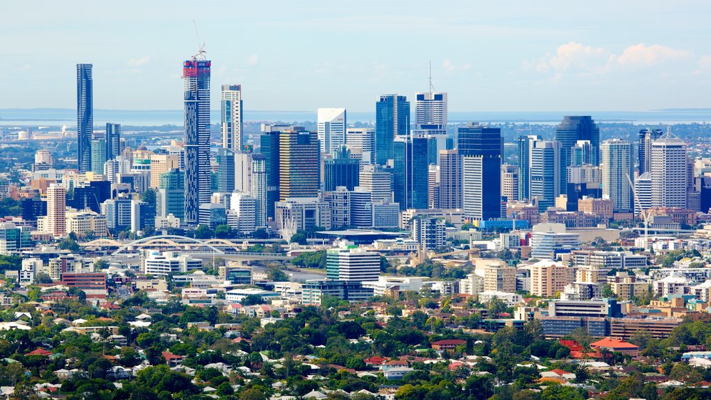 Mt. Coot-Tha which includes skyline, a skyscraper and a city