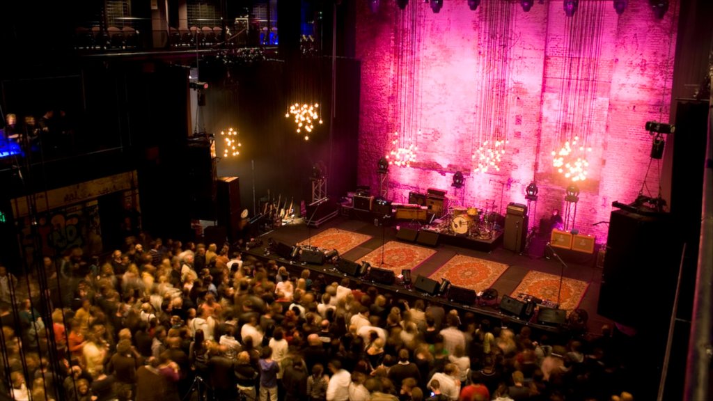 Brisbane Powerhouse mostrando escenas de teatro, arte escénico y vista interna