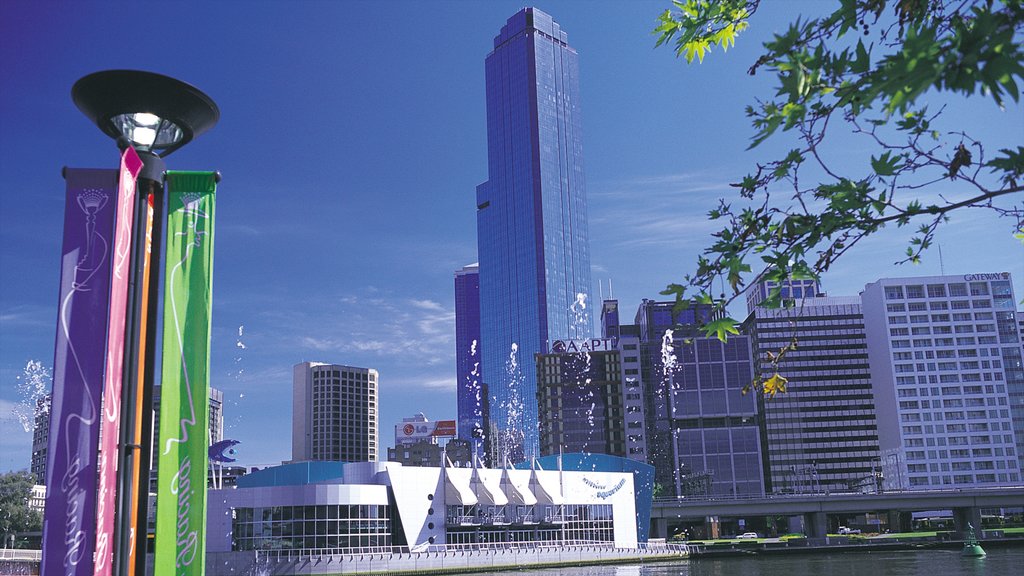 Melbourne Aquarium which includes central business district, modern architecture and a high rise building