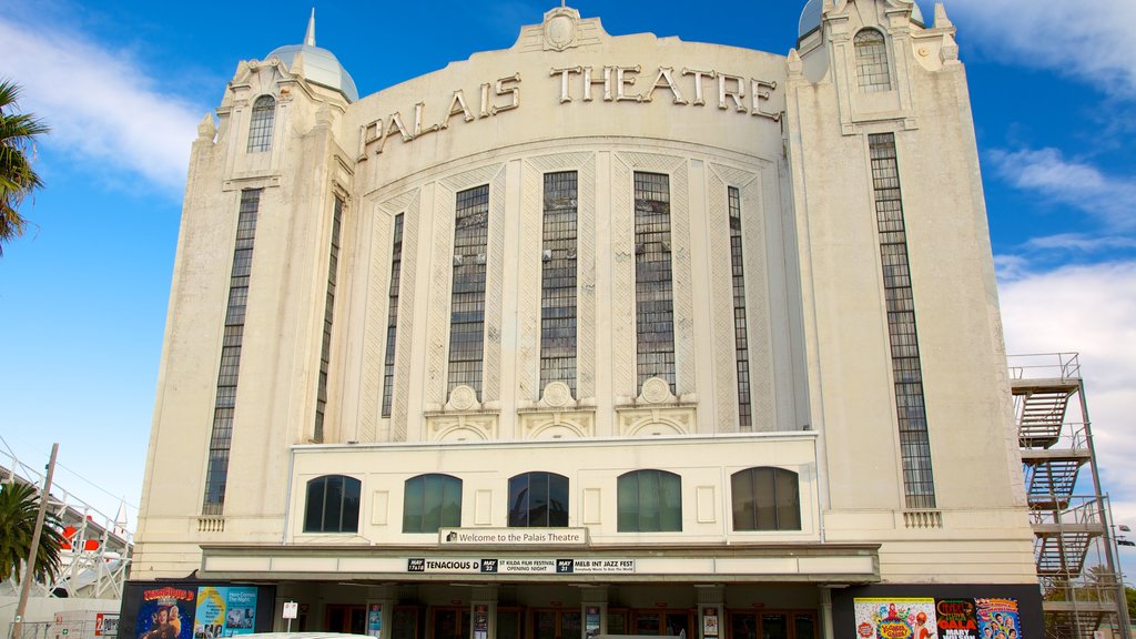 St. Kilda Beach toont theaters