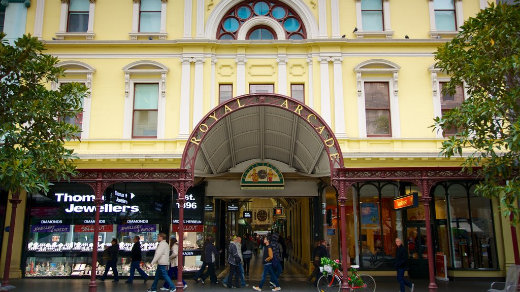 Bourke Street Mall bevat straten, een stad en winkelen