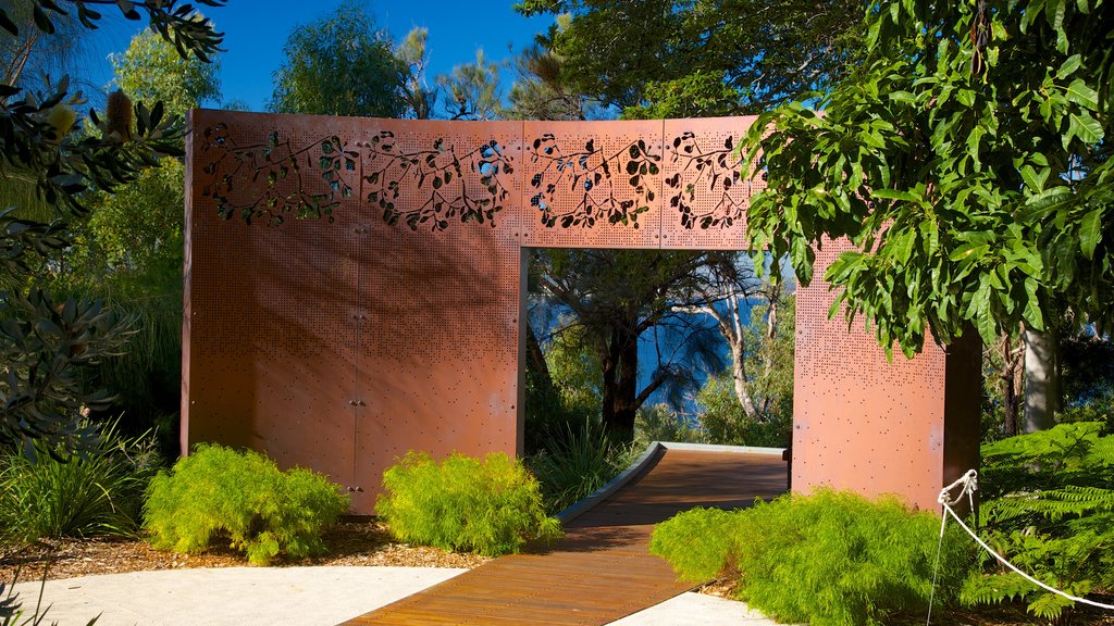 Kings Park and Botanic Garden which includes a garden