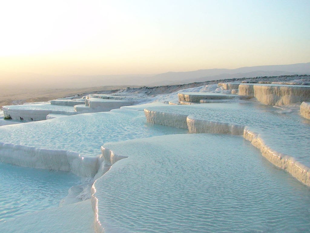 Il Pamukkale - By Pvasiliadis (Own work)  , via Wikimedia Commons