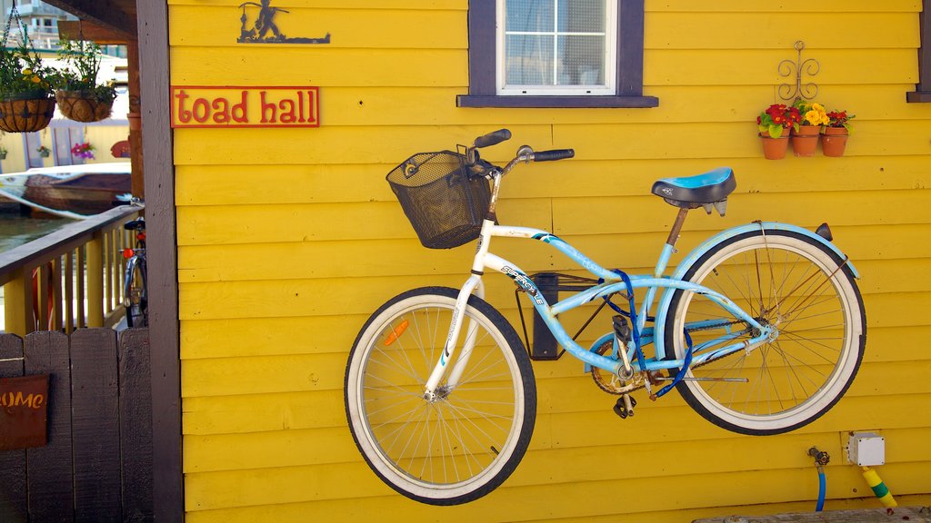 Victoria Fisherman\'s Wharf showing signage