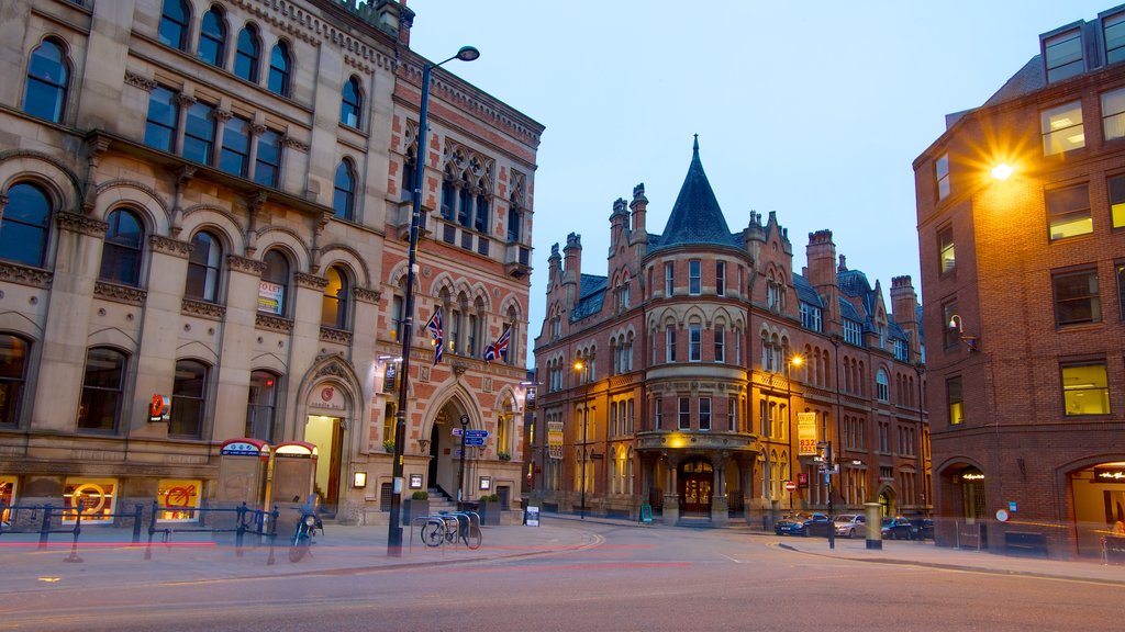 Albert Square featuring heritage architecture, a square or plaza and street scenes