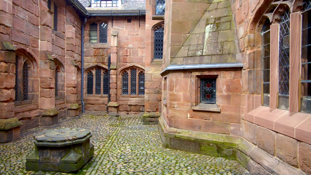 Chetham\'s Library mostrando arquitectura patrimonial