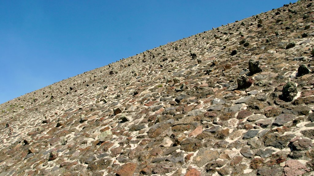 Teotihuacan which includes building ruins