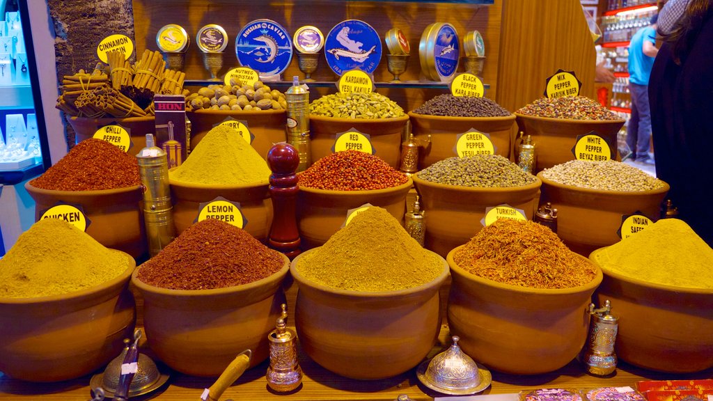 Istanbul showing markets and food