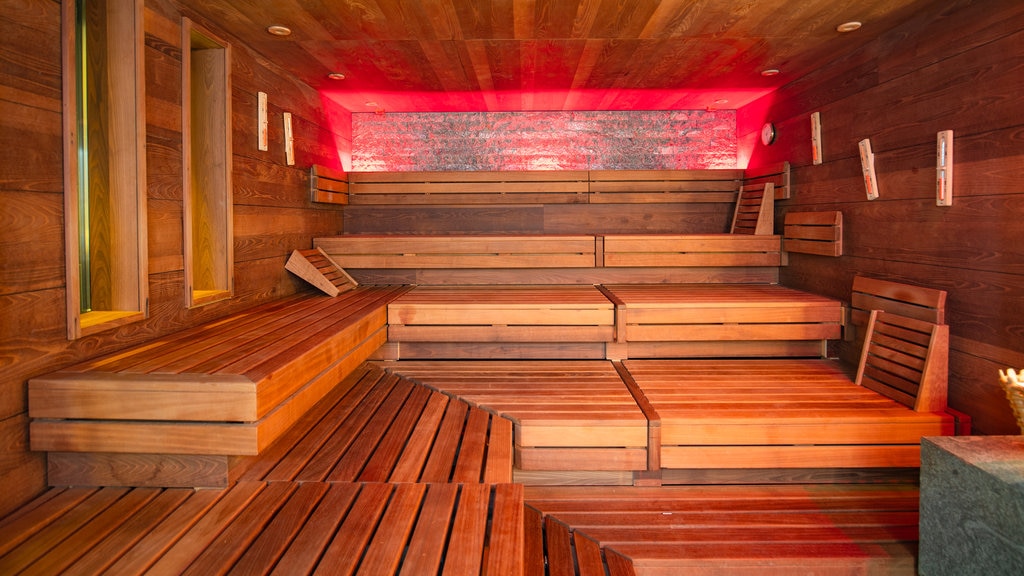 Merano Thermal Baths showing interior views