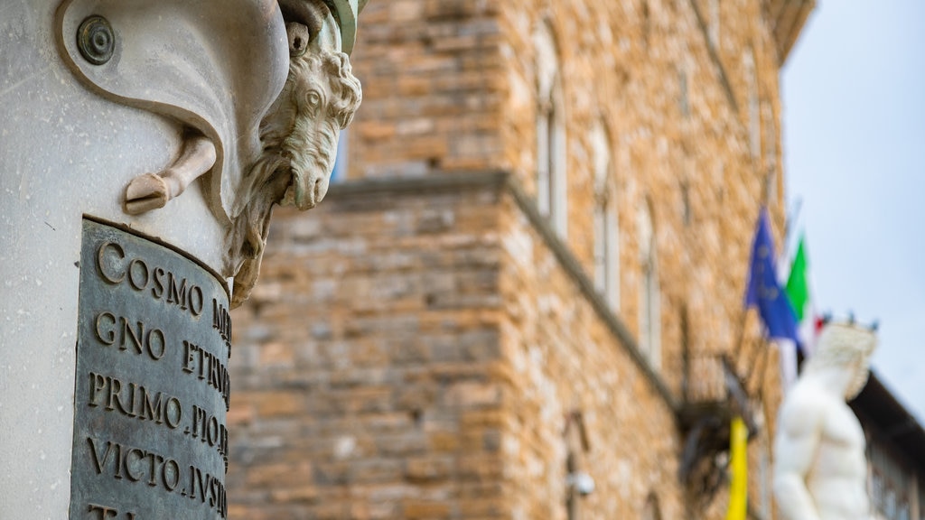 Piazza della Signoria mettant en vedette éléments du patrimoine