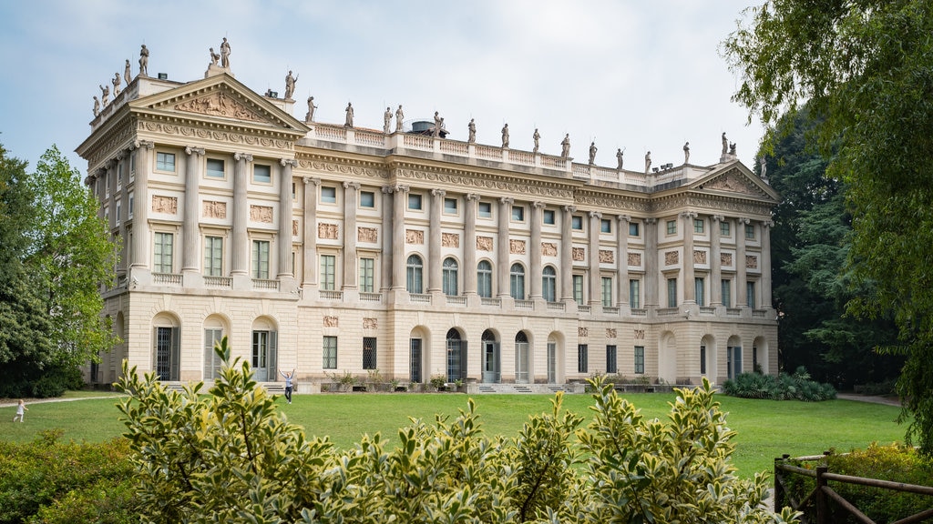 Villa Reale showing heritage architecture