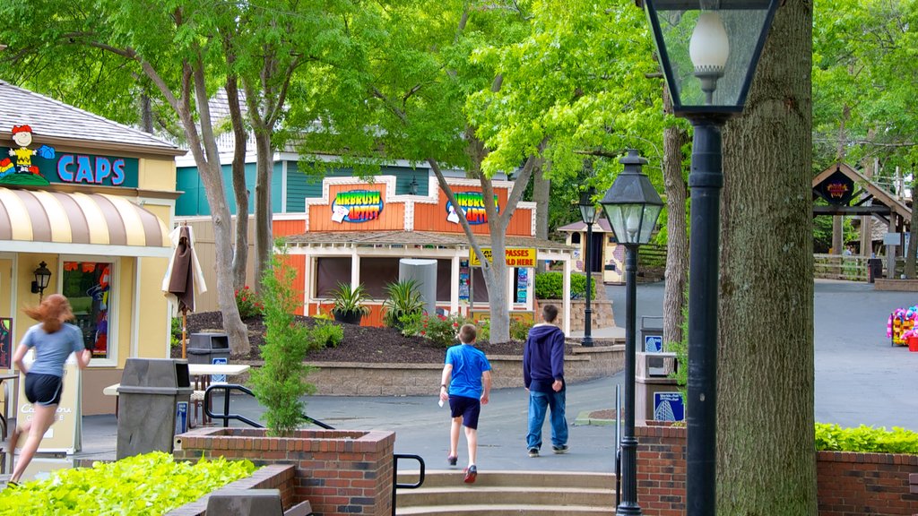 Worlds of Fun featuring street scenes and rides