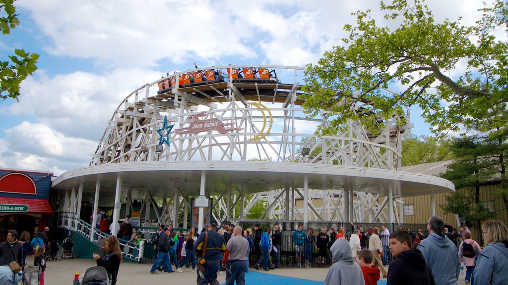 Kennywood which includes rides as well as a large group of people