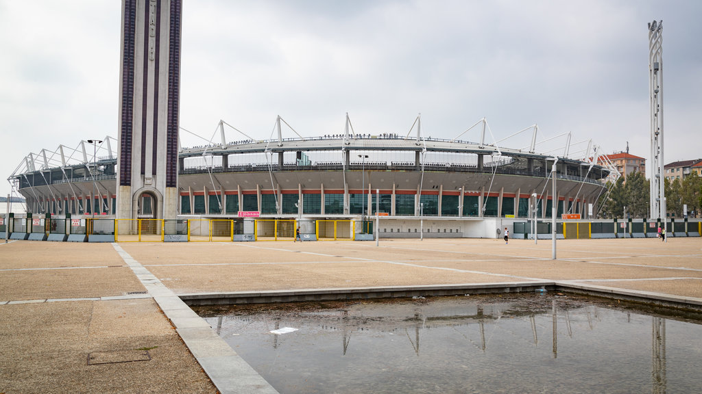 Stadio Olimpico fasiliteter samt moderne arkitektur og torg eller plass