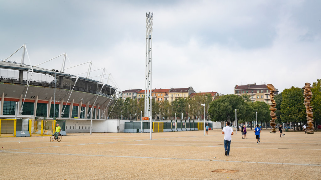 Stadio Olimpico fasiliteter samt torg eller plass og moderne arkitektur