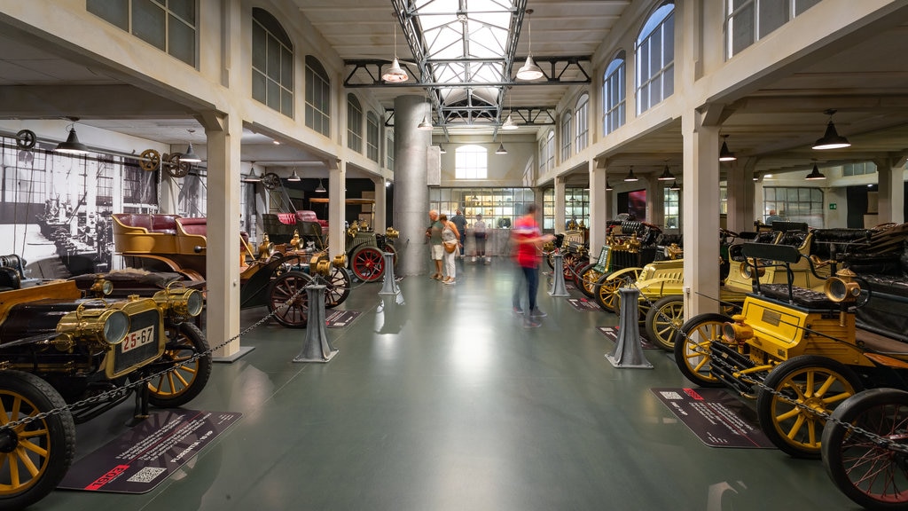 Museu do Automóvel que inclui vistas internas