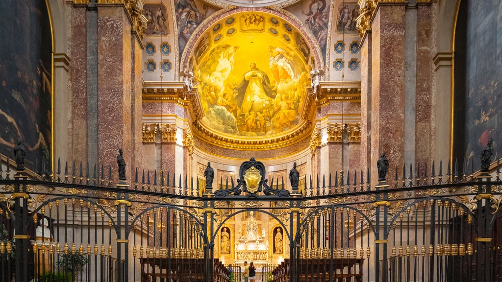 San Domenico-basilikaen som inkluderer religion, kirke eller katedral og innendørs