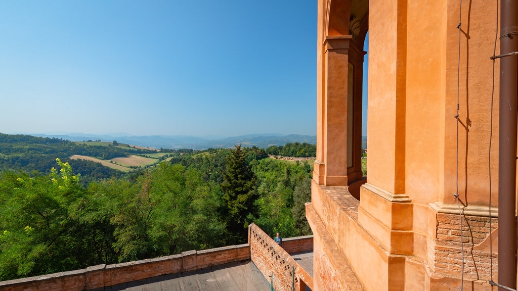 Gereja Madonna San Luca menampilkan pemandangan lanskap dan pemandangan