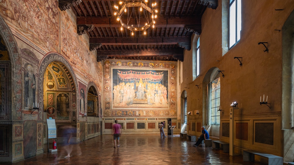 Chianti Region showing religious elements, art and interior views