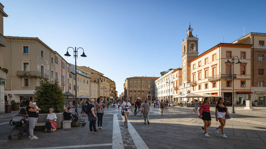 Piazza Tre Martiri showing street scenes and a square or plaza