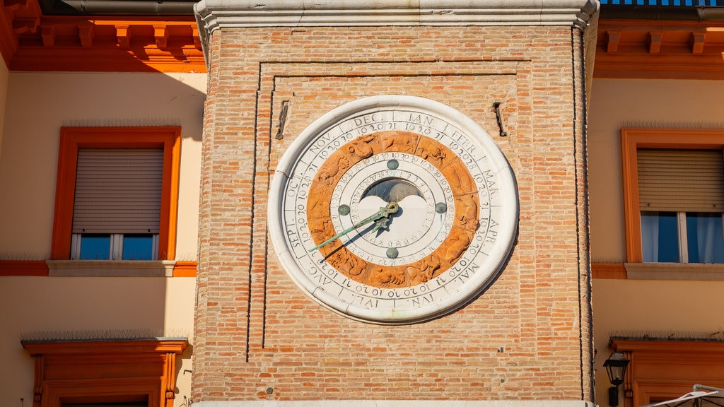 Piazza Tre Martiri bevat historisch erfgoed