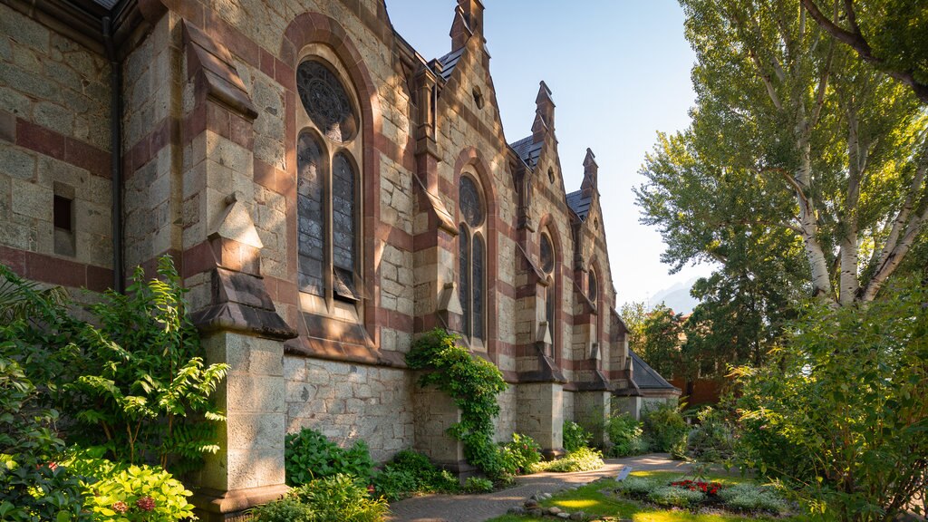 Evangelical Church showing heritage elements, a church or cathedral and a garden