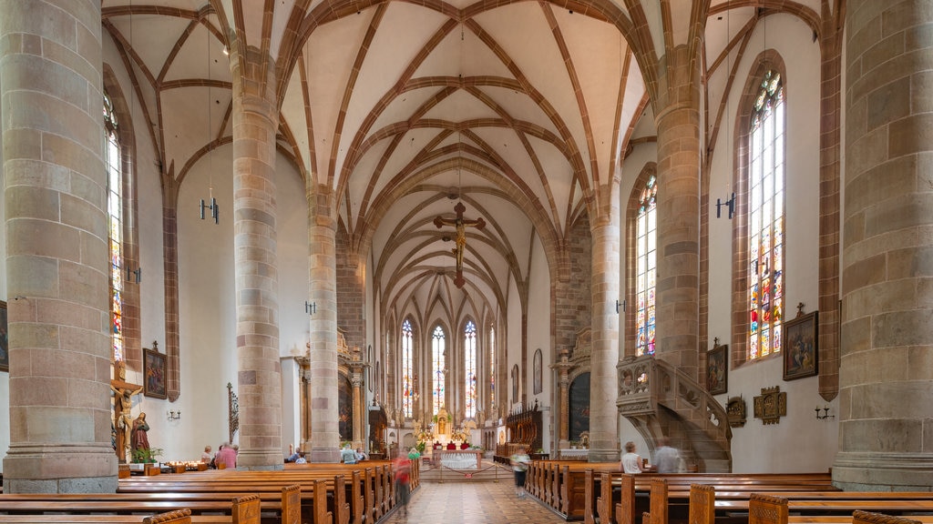 Chiesa di San Nicolò mostrando elementos de patrimônio, vistas internas e uma igreja ou catedral