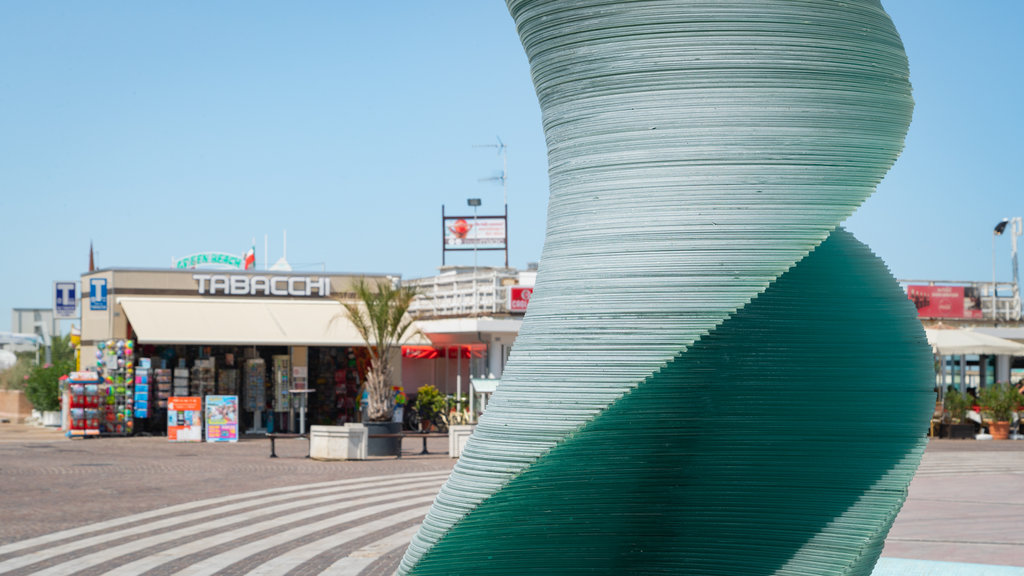 Plaza Piazzale Roma ofreciendo arte al aire libre