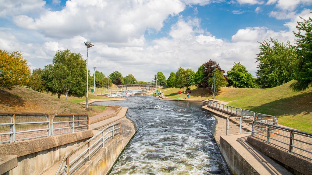 National Water Sports Centre montrant une rivière ou un ruisseau