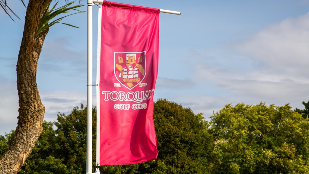 Torquay Golf Club which includes signage